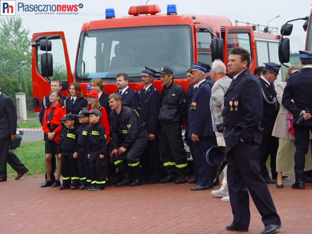 ROK 2003: 75-lecie Ochotniczej Straży Pożarnej w Mrokowie