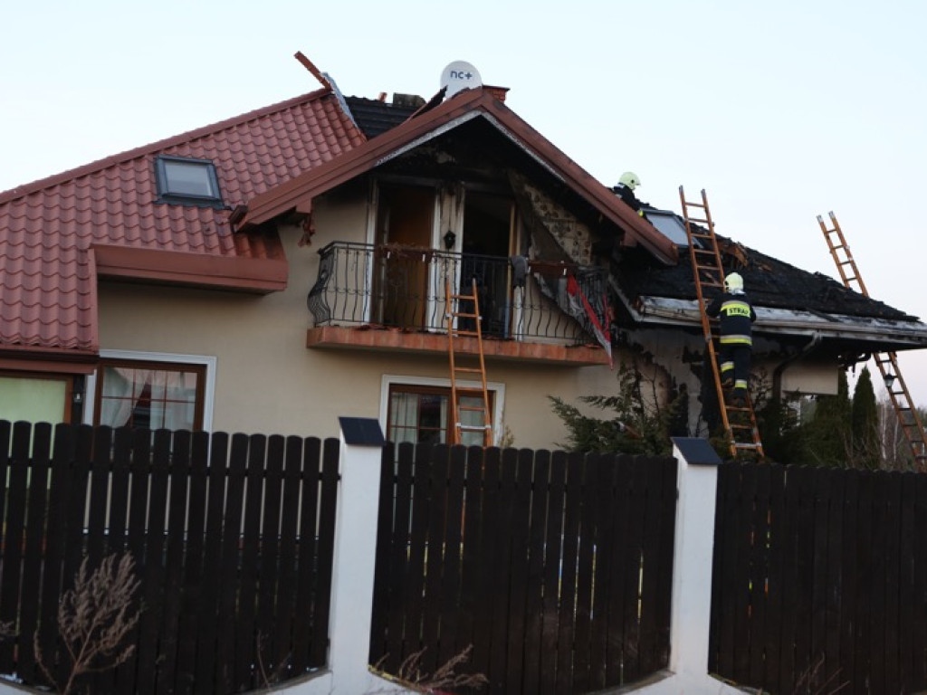 Pożar budynku jednorodzinnego w Warszawiance