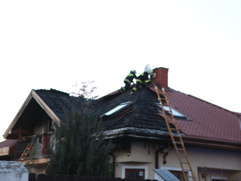 Pożar budynku jednorodzinnego w Warszawiance