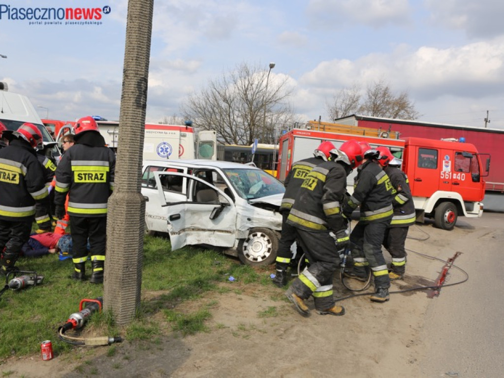 Wypadek na ul. Okulickiego. Są ranni [UAKTUALNIENIE]