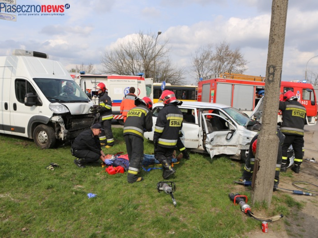 Wypadek na ul. Okulickiego. Są ranni [UAKTUALNIENIE]