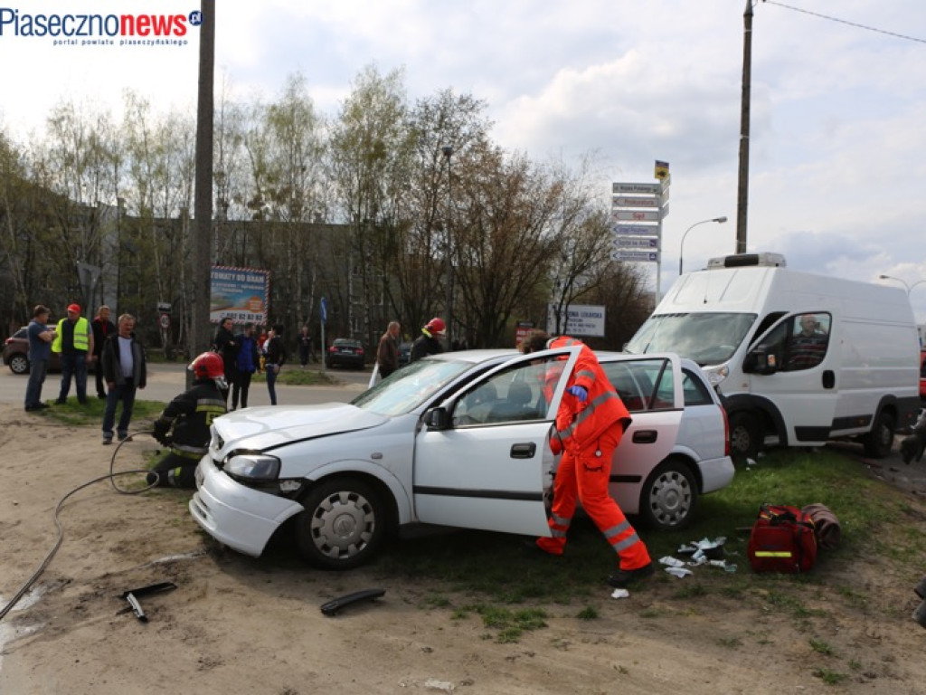 Wypadek na ul. Okulickiego. Są ranni [UAKTUALNIENIE]