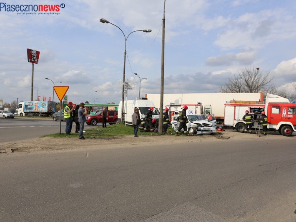 Wypadek na ul. Okulickiego. Są ranni [UAKTUALNIENIE]