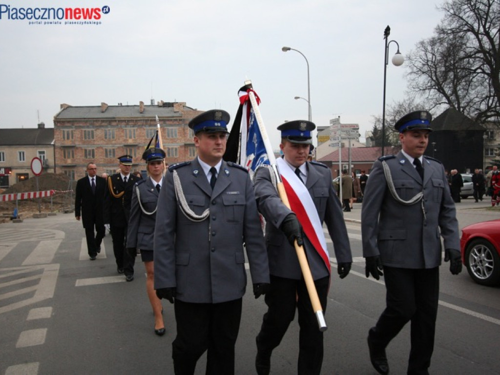 ROK 2010: Złożono hołd ofiarom katastrofy smoleńskiej