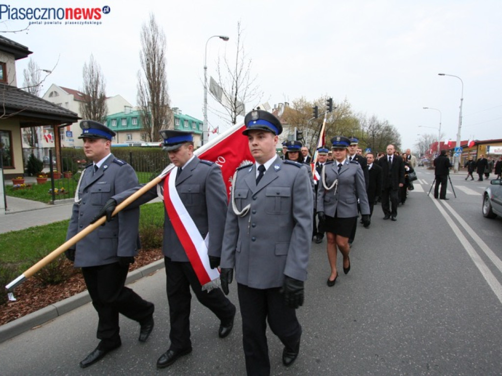 ROK 2010: Złożono hołd ofiarom katastrofy smoleńskiej