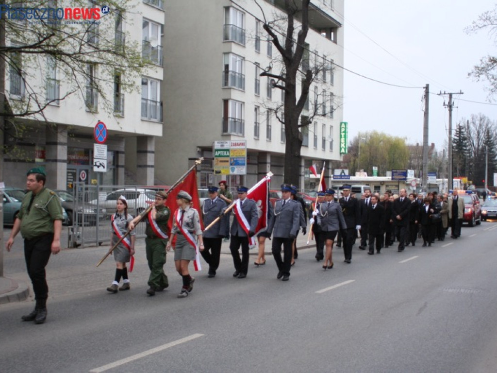 ROK 2010: Złożono hołd ofiarom katastrofy smoleńskiej