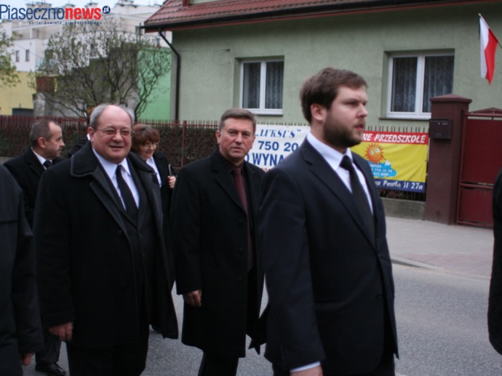 ROK 2010: Złożono hołd ofiarom katastrofy smoleńskiej