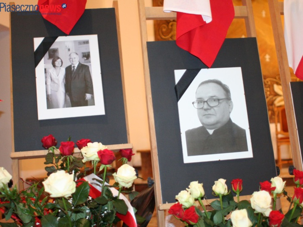 ROK 2010: Złożono hołd ofiarom katastrofy smoleńskiej