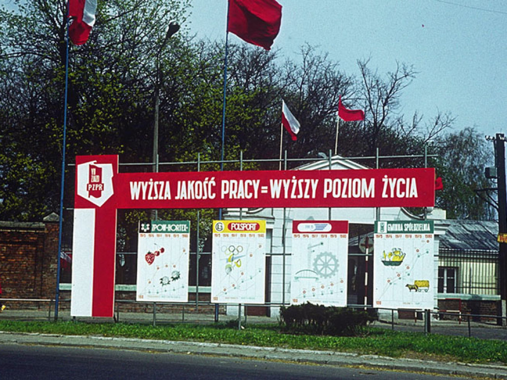 Tak się święcił 1 Maja. Kto nie maszerował, ten klaskał