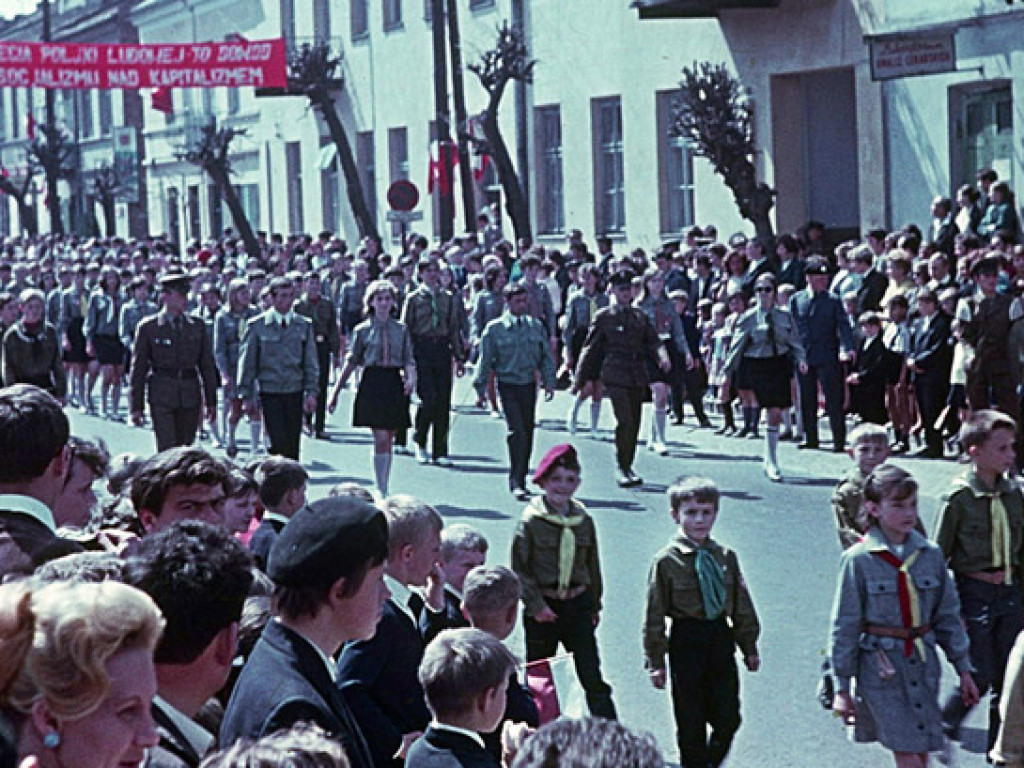 Tak się święcił 1 Maja. Kto nie maszerował, ten klaskał