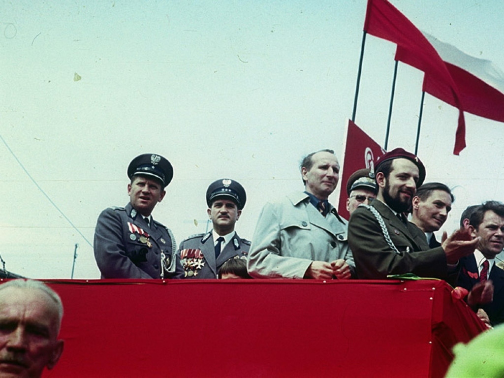 Tak się święcił 1 Maja. Kto nie maszerował, ten klaskał