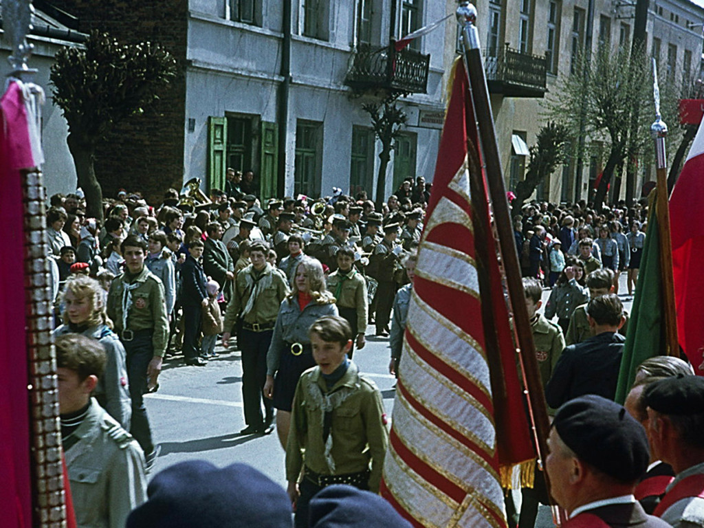 Tak się święcił 1 Maja. Kto nie maszerował, ten klaskał