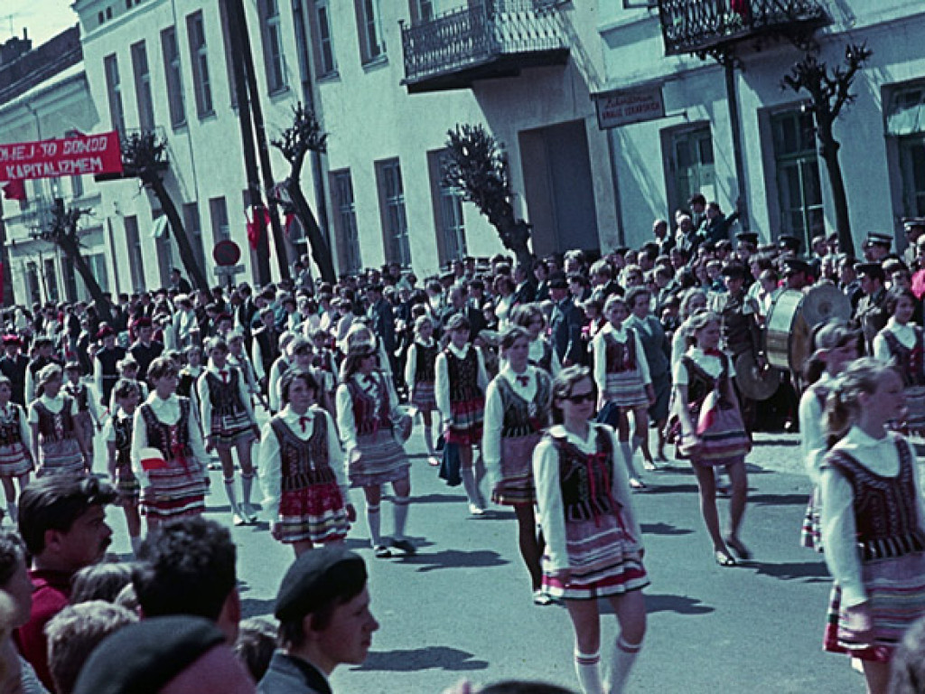 Tak się święcił 1 Maja. Kto nie maszerował, ten klaskał