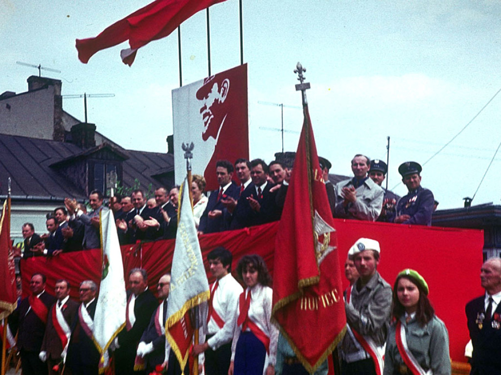 Tak się święcił 1 Maja. Kto nie maszerował, ten klaskał