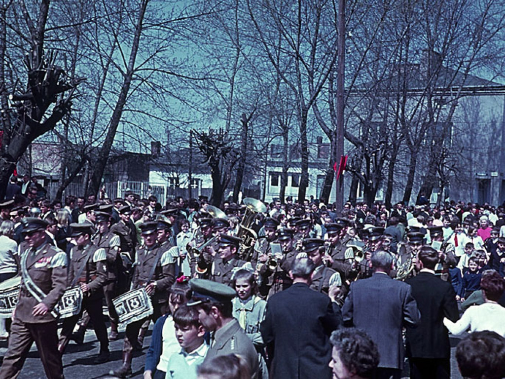 Tak się święcił 1 Maja. Kto nie maszerował, ten klaskał