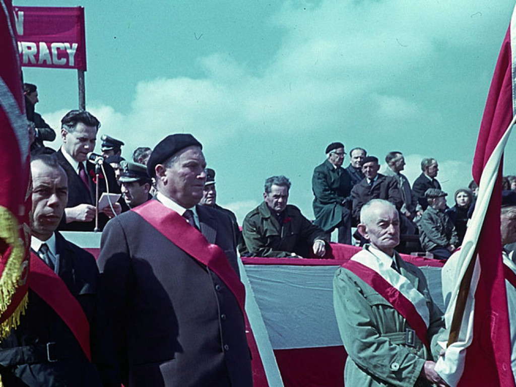 Tak się święcił 1 Maja. Kto nie maszerował, ten klaskał