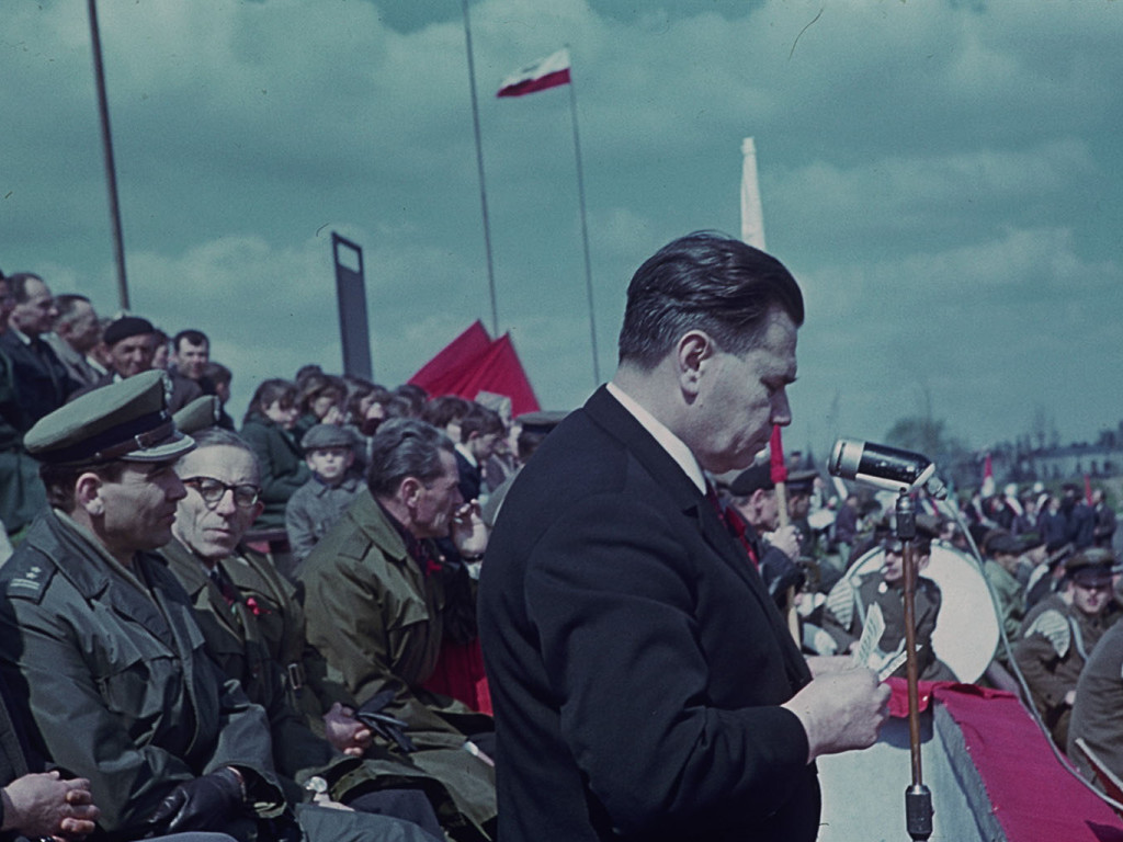 Tak się święcił 1 Maja. Kto nie maszerował, ten klaskał