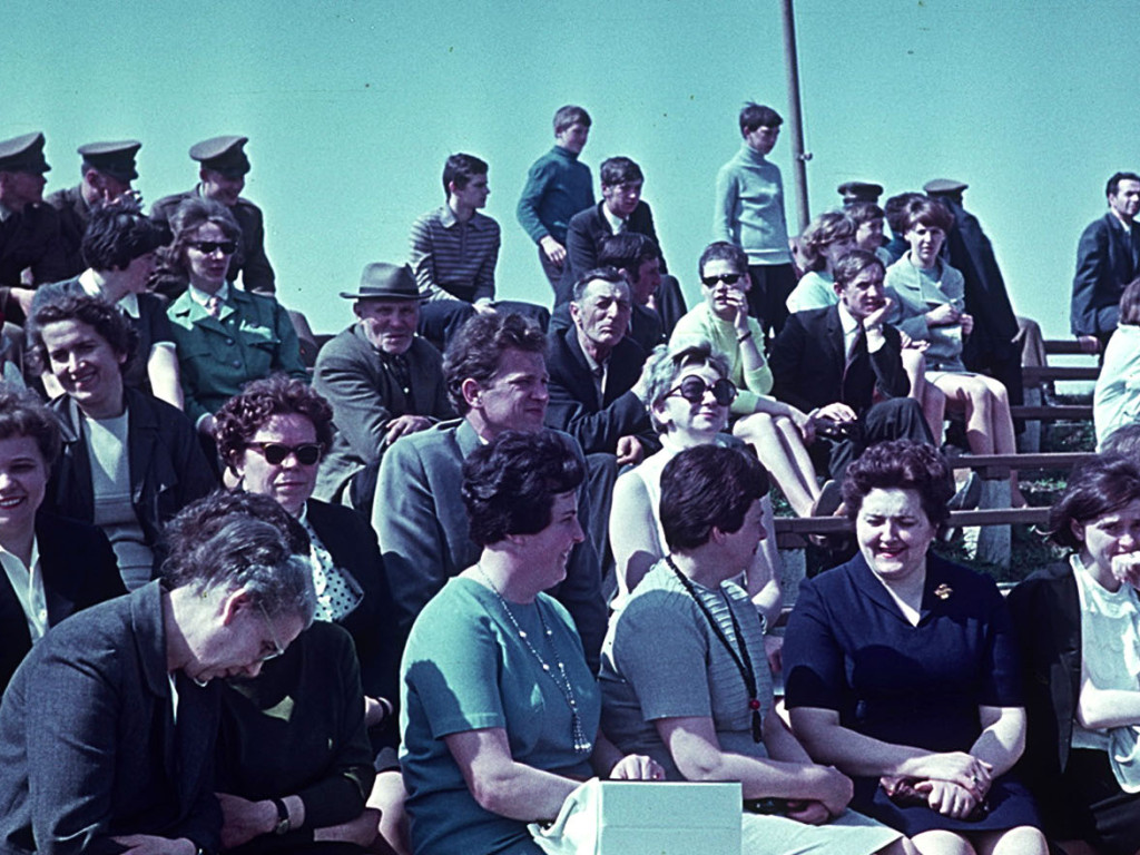 Tak się święcił 1 Maja. Kto nie maszerował, ten klaskał