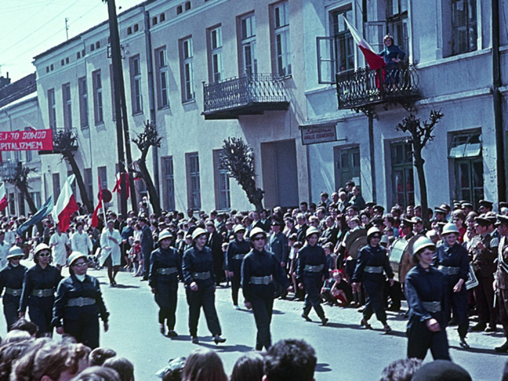 Tak się święcił 1 Maja. Kto nie maszerował, ten klaskał