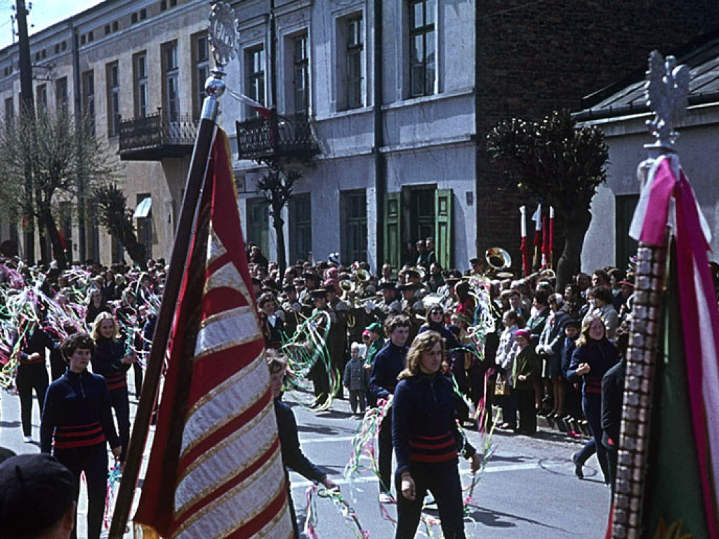 Tak się święcił 1 Maja. Kto nie maszerował, ten klaskał