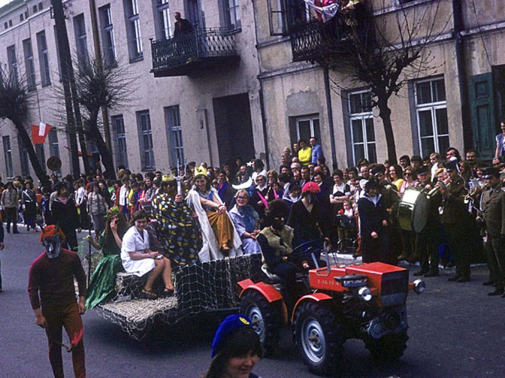 Tak się święcił 1 Maja. Kto nie maszerował, ten klaskał