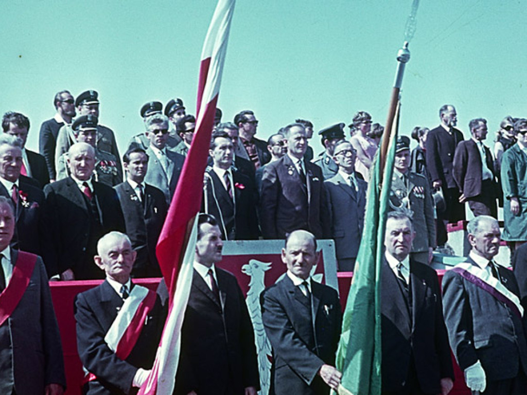 Tak się święcił 1 Maja. Kto nie maszerował, ten klaskał