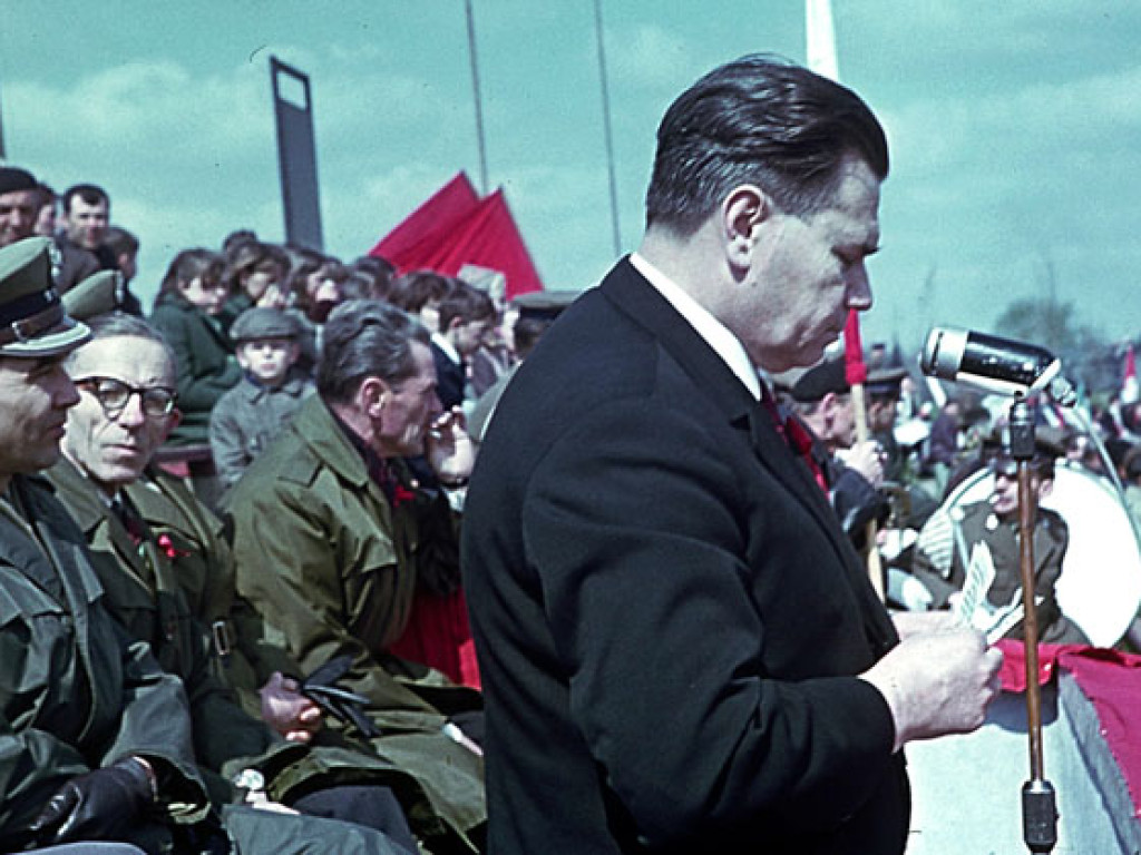 Tak się święcił 1 Maja. Kto nie maszerował, ten klaskał