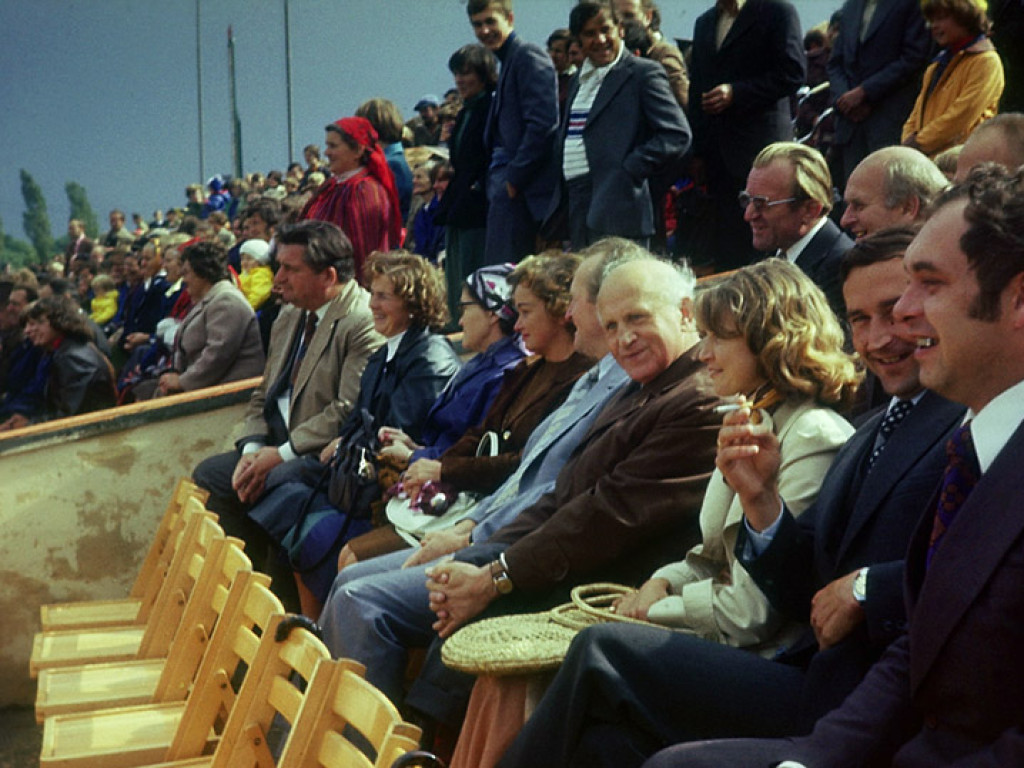 Tak się święcił 1 Maja. Kto nie maszerował, ten klaskał