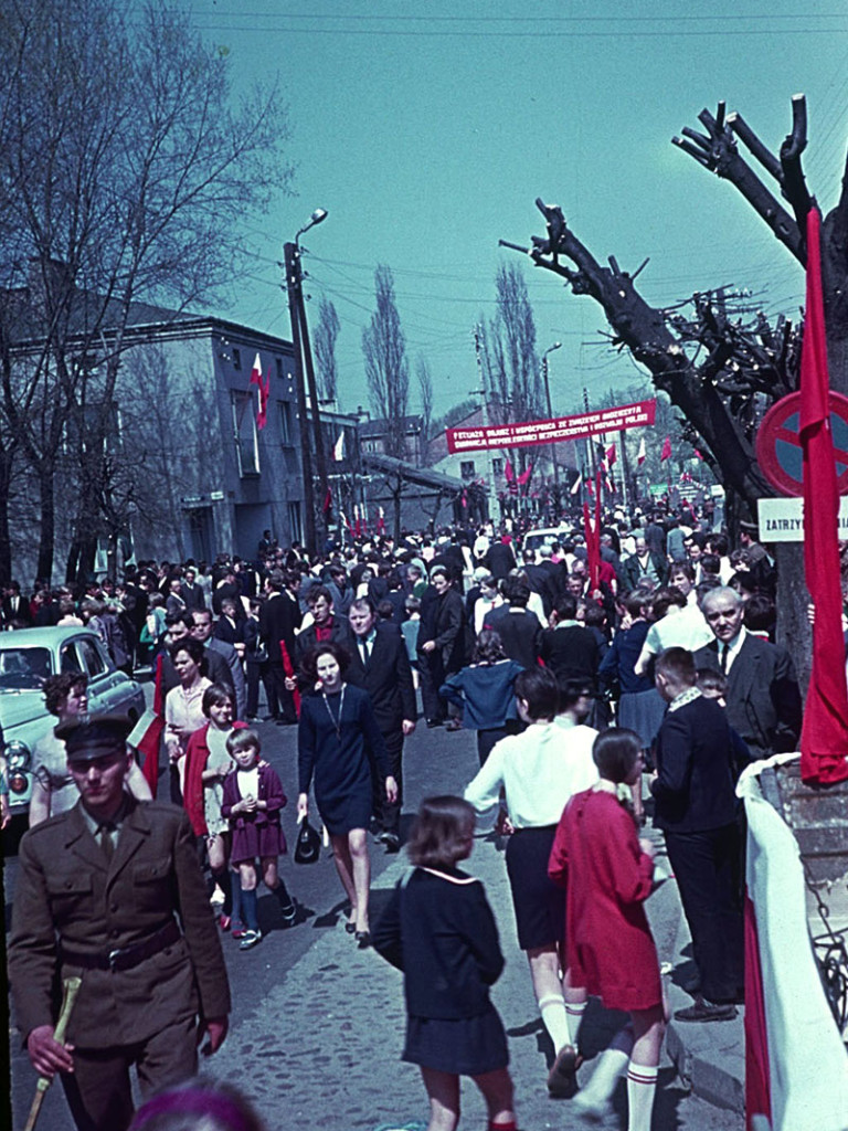 Tak się święcił 1 Maja. Kto nie maszerował, ten klaskał
