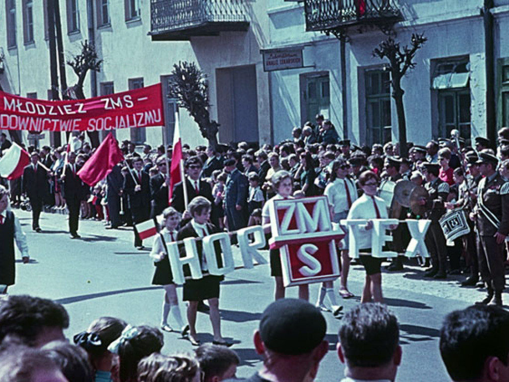 Tak się święcił 1 Maja. Kto nie maszerował, ten klaskał