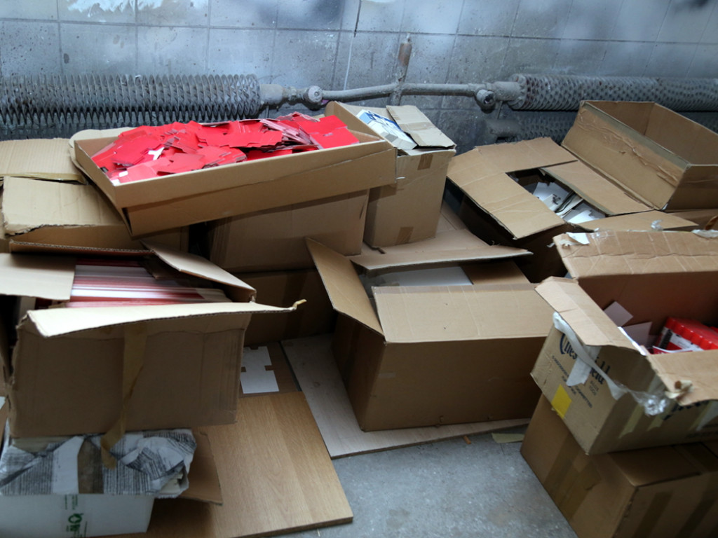 Zlikwidowano nielegalną fabrykę papierosów w Mysiadle