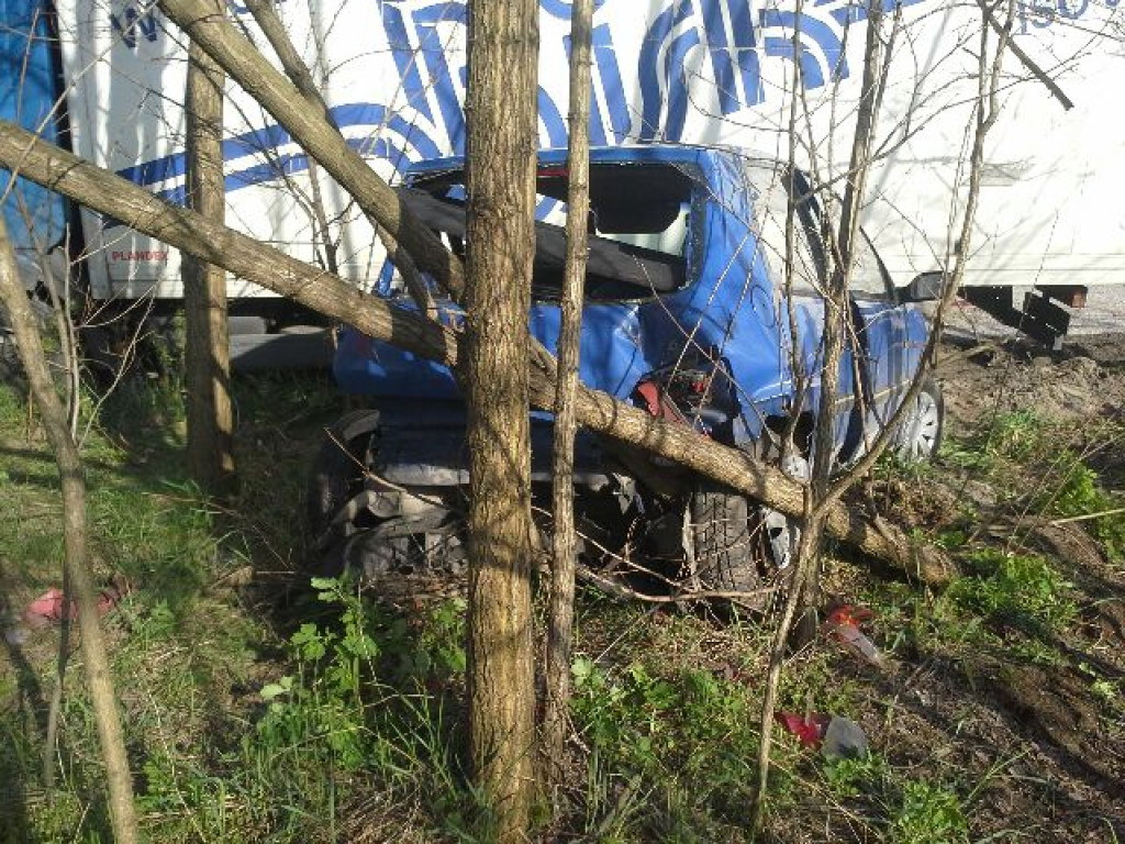 Ciężarówka zmiażdżyła osobówkę