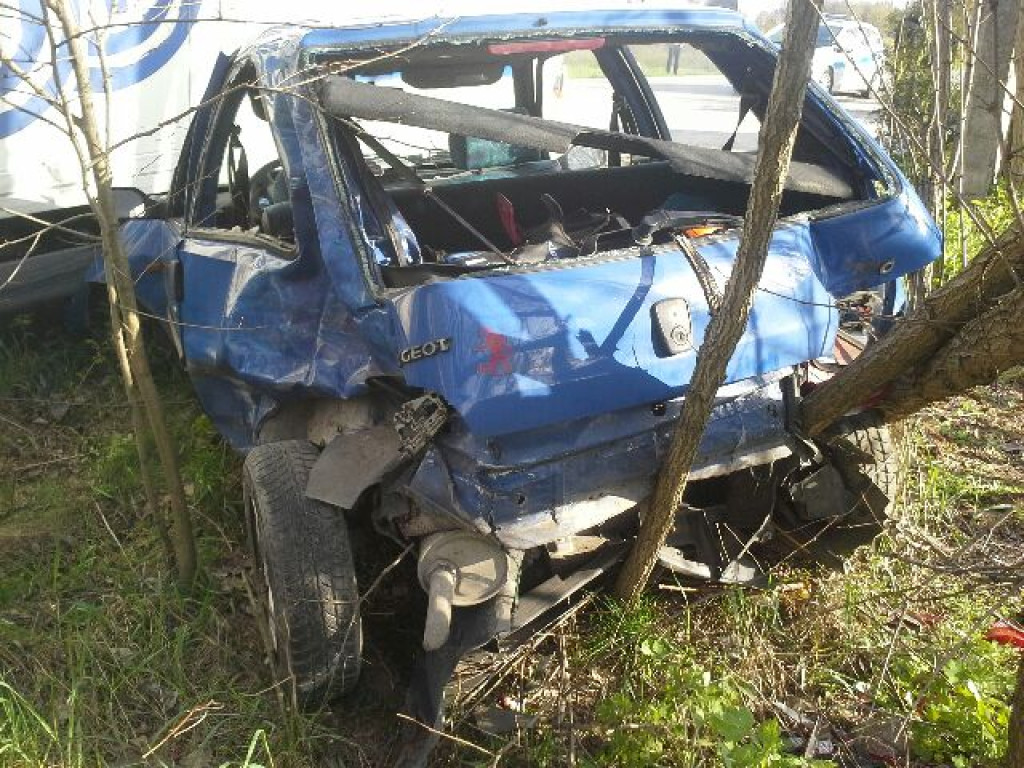 Ciężarówka zmiażdżyła osobówkę