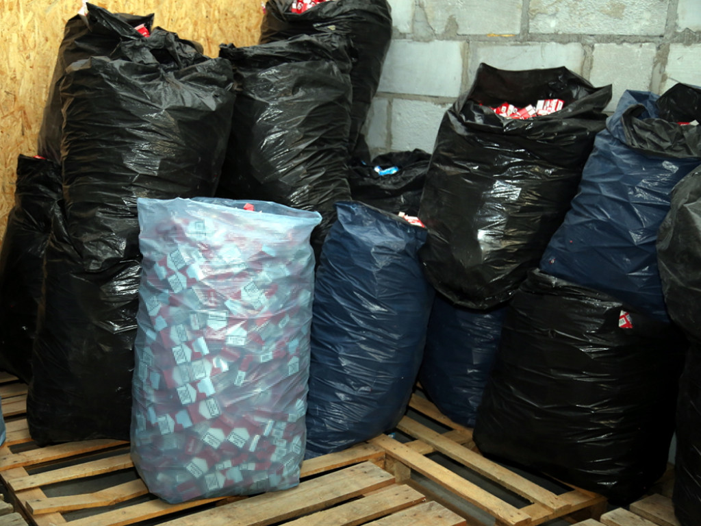 Zlikwidowano nielegalną fabrykę papierosów w Mysiadle