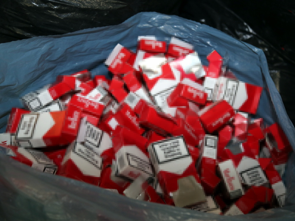 Zlikwidowano nielegalną fabrykę papierosów w Mysiadle