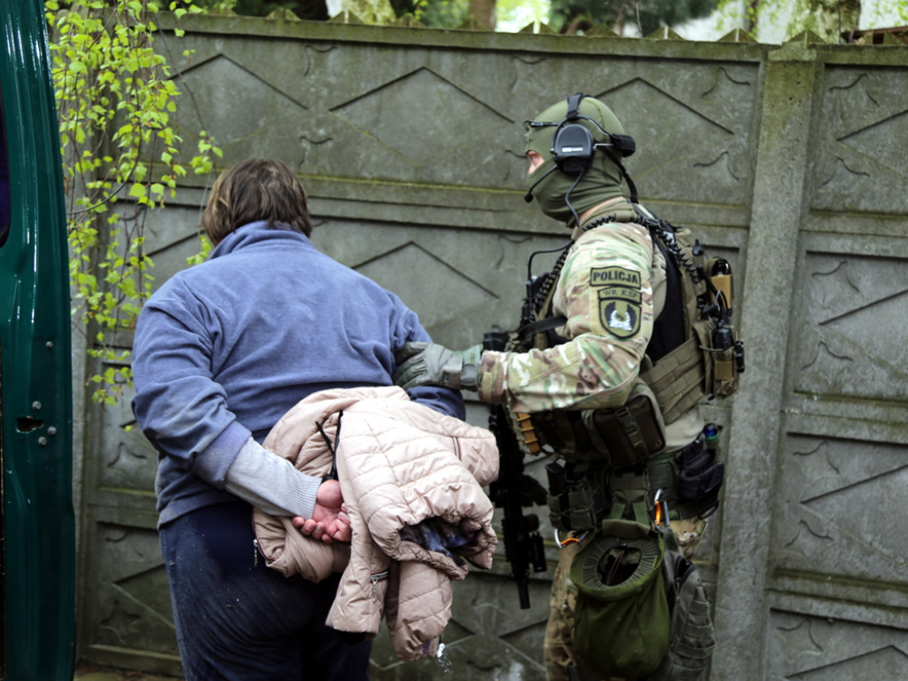 Zlikwidowano nielegalną fabrykę papierosów w Mysiadle