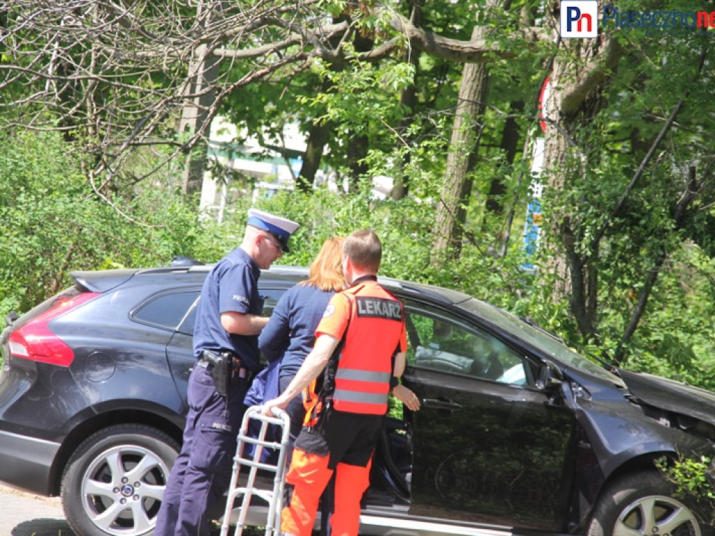 Popularna aktorka w szpitalu, auto rozbite