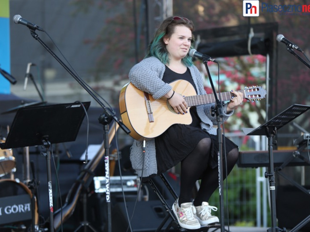 Koncert charytatywny na rynku