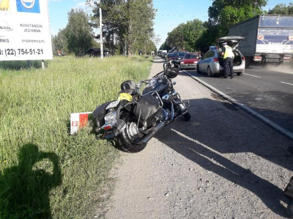 Żuk uderzył w motocyklistę!