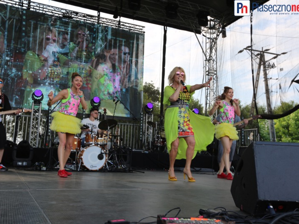 Trwa Święto Gminy Lesznowola! Majka Jeżowska w doskonałej formie!