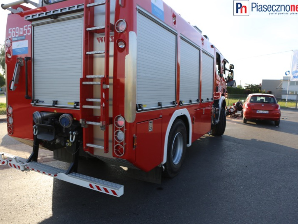 Wypadek z udziałem motocyklisty. Ulica Słoneczna w stronę Piaseczna zablokowana! [AKTUALIZACJA]