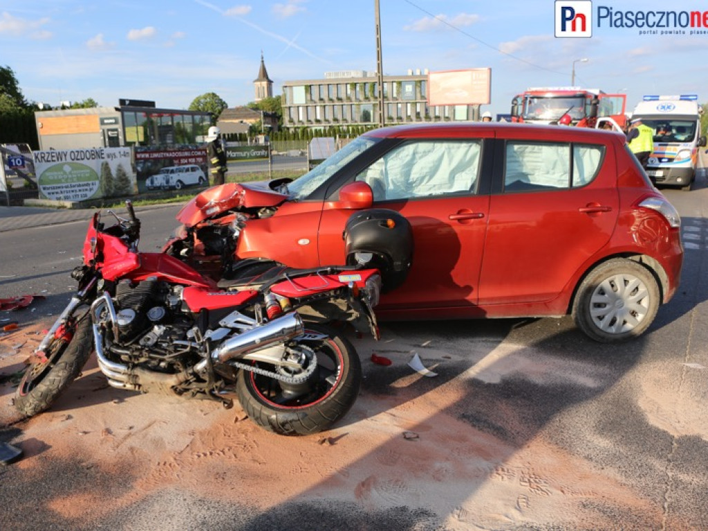 Wypadek z udziałem motocyklisty. Ulica Słoneczna w stronę Piaseczna zablokowana! [AKTUALIZACJA]