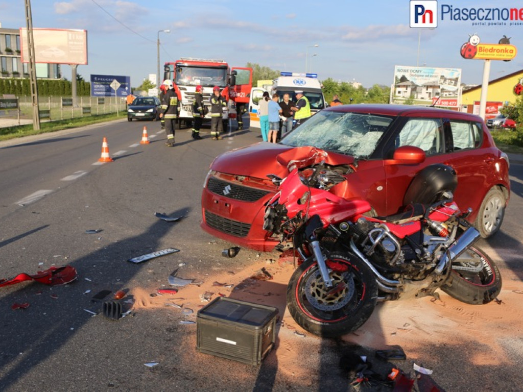 Wypadek z udziałem motocyklisty. Ulica Słoneczna w stronę Piaseczna zablokowana! [AKTUALIZACJA]