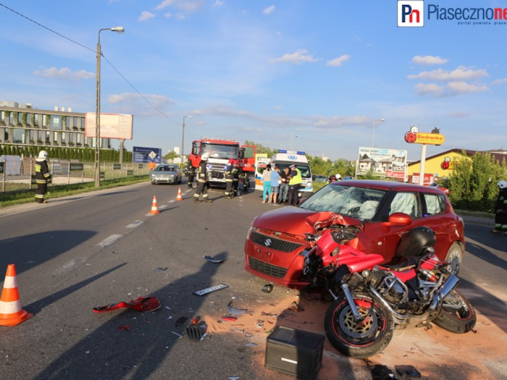 Wypadek z udziałem motocyklisty. Ulica Słoneczna w stronę Piaseczna zablokowana! [AKTUALIZACJA]