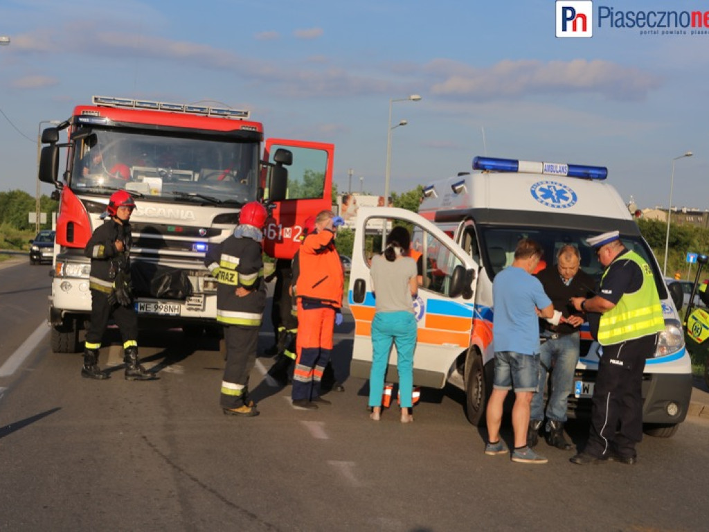 Wypadek z udziałem motocyklisty. Ulica Słoneczna w stronę Piaseczna zablokowana! [AKTUALIZACJA]
