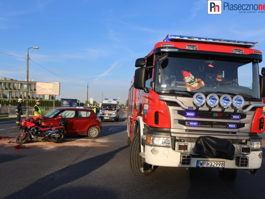 Wypadek z udziałem motocyklisty. Ulica Słoneczna w stronę Piaseczna zablokowana! [AKTUALIZACJA]