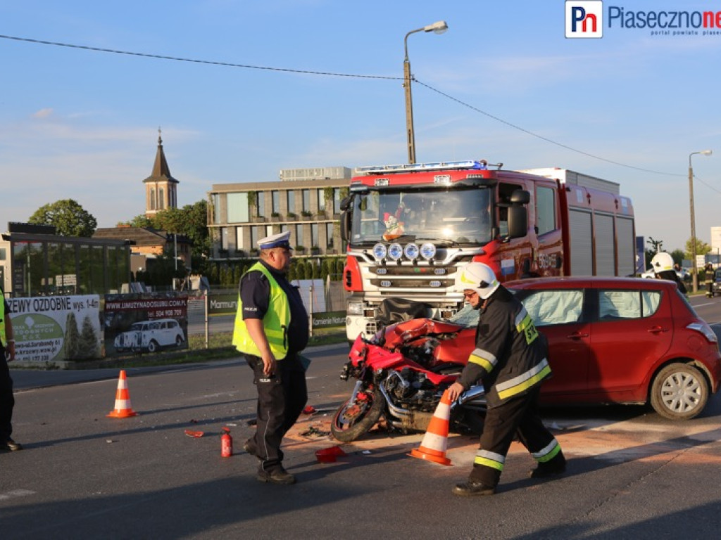 Wypadek z udziałem motocyklisty. Ulica Słoneczna w stronę Piaseczna zablokowana! [AKTUALIZACJA]