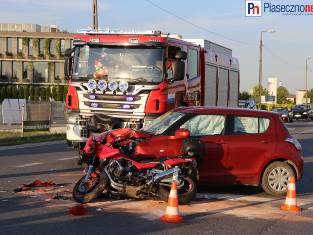 Wypadek z udziałem motocyklisty. Ulica Słoneczna w stronę Piaseczna zablokowana! [AKTUALIZACJA]