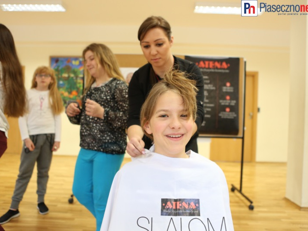 Uczennice wsparły kobiety chore na raka