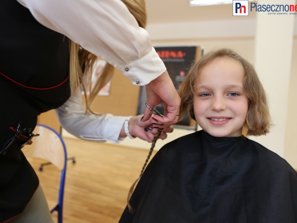 Uczennice wsparły kobiety chore na raka